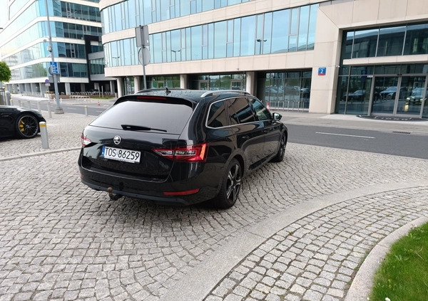 Skoda Superb cena 71900 przebieg: 196739, rok produkcji 2016 z Warszawa małe 781